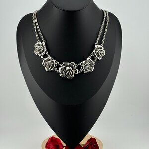 *NEW* Silver Toned Solid Metal Rose Necklace